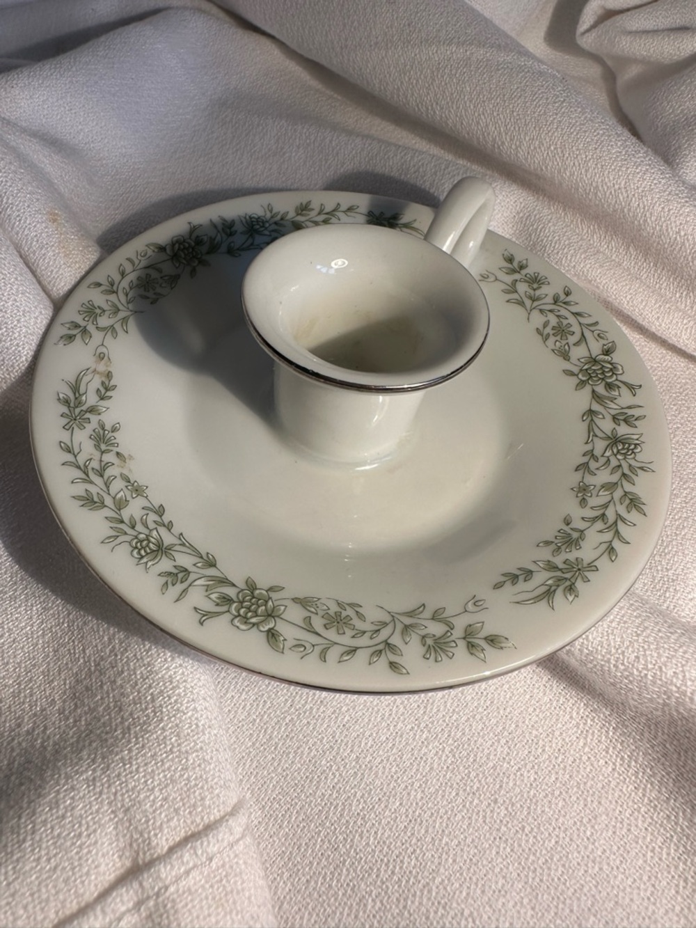 Mikasa White Ceramic Chamberstick with Green Floral Garland (G9059)